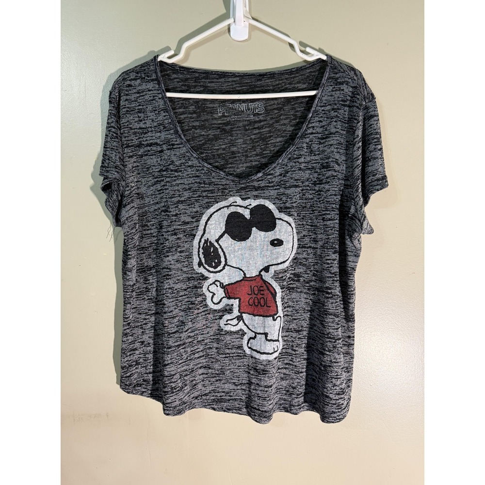 Peanuts T-Shirt Womens XL Gray Snoopy Joe Cool V-Neck Relaxed Jersey Tee